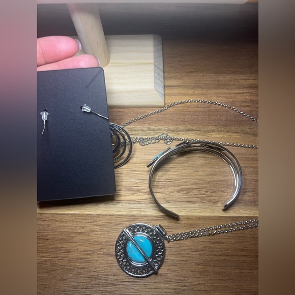 NEW Turquoise & Silver Jewelry 3 Piece Set - Picture 3 of 7